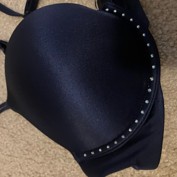 Victoria’s Secret bundle. Size 32C - Picture 6 of 9